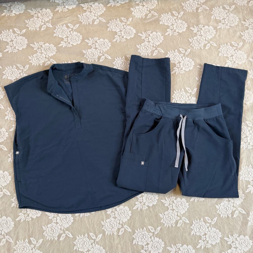 FIGS Technical Collection Navy Scrub Set Size XS